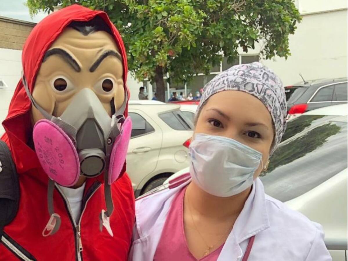 Médico llegó a laborar disfrazado luego de las amenazas a un colega