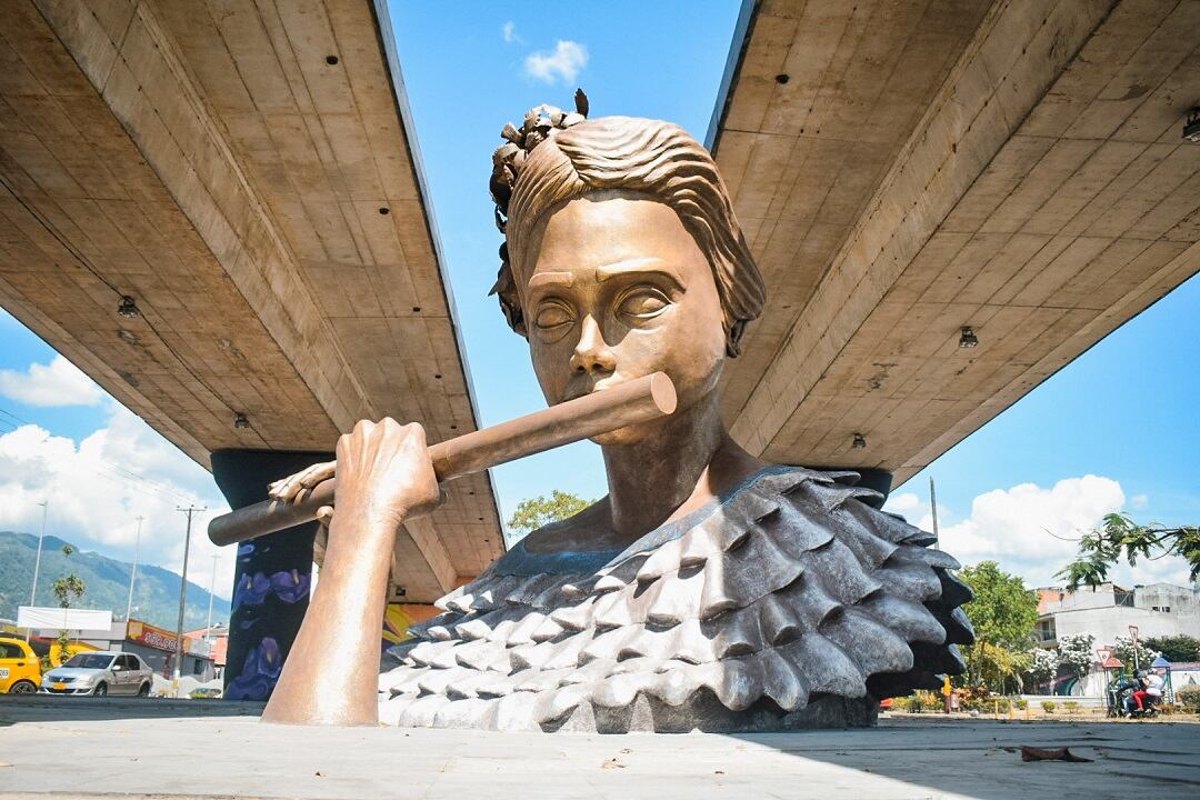 Conozca a ‘La Flautista’, la nueva escultura que embellece a Ibagué