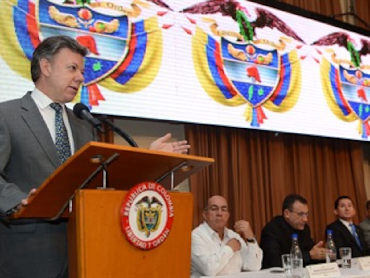 Santos hizo anuncio sobre La Haya para recuperar popularidad: The Economist