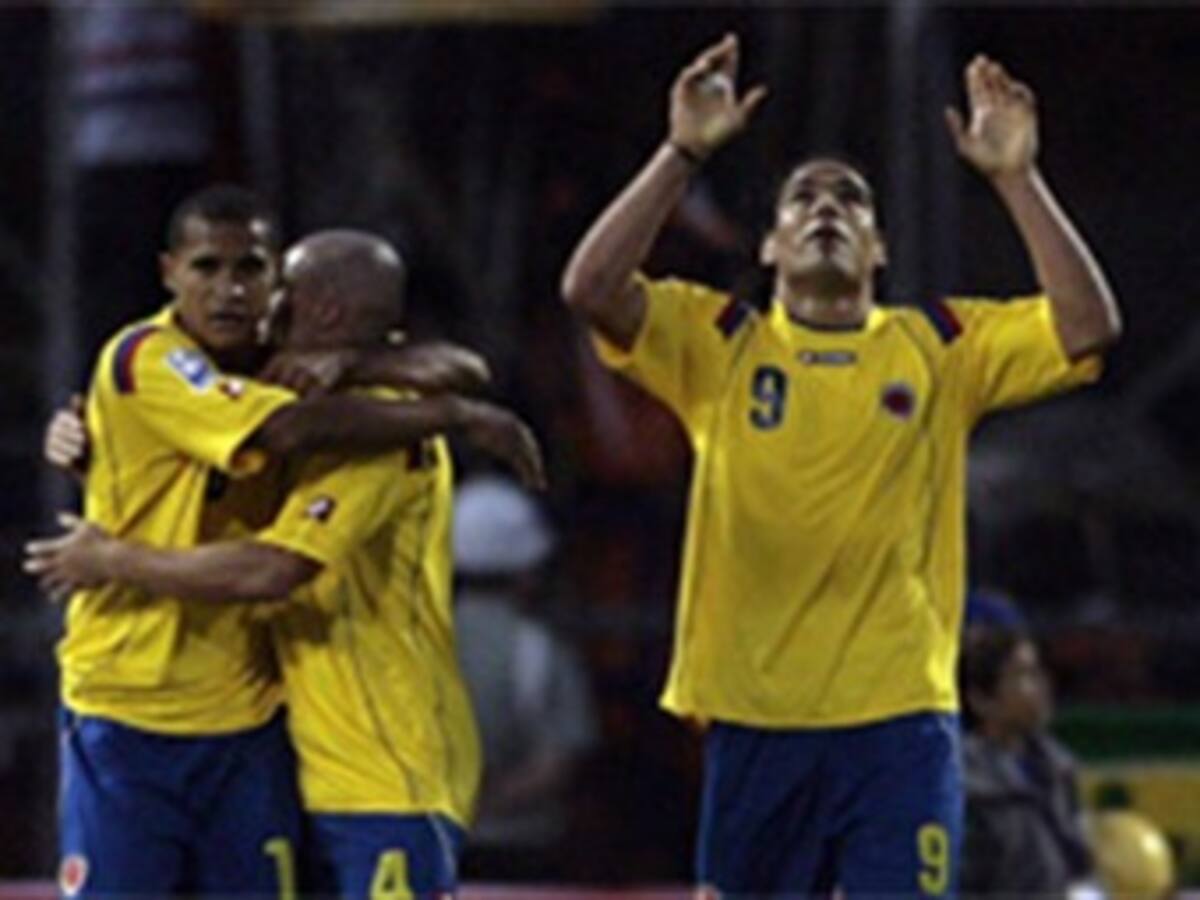 Colombia le ganó 1- 0 a Perú con final de angustia