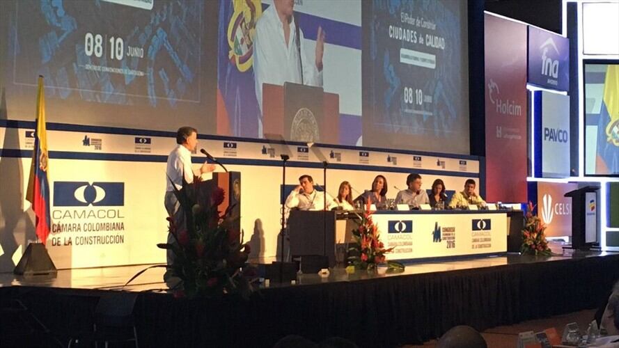 Juan Manuel Santos en la clausura del Congreso de la Cámara Colombiana de la Construcción. Foto: Vía @infopresidencia