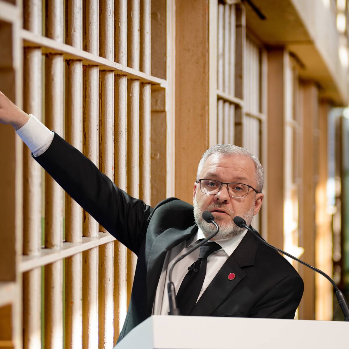 Exministro ucraniano es detenido e imputado por lavado de dinero