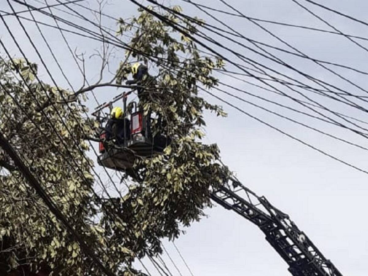 Lluvias tienen sin energía a varias poblaciones de Santander