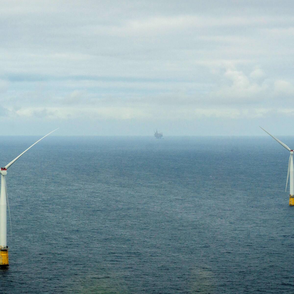 Gobierno firma resolución con lineamientos para proyectos eólicos costa afuera