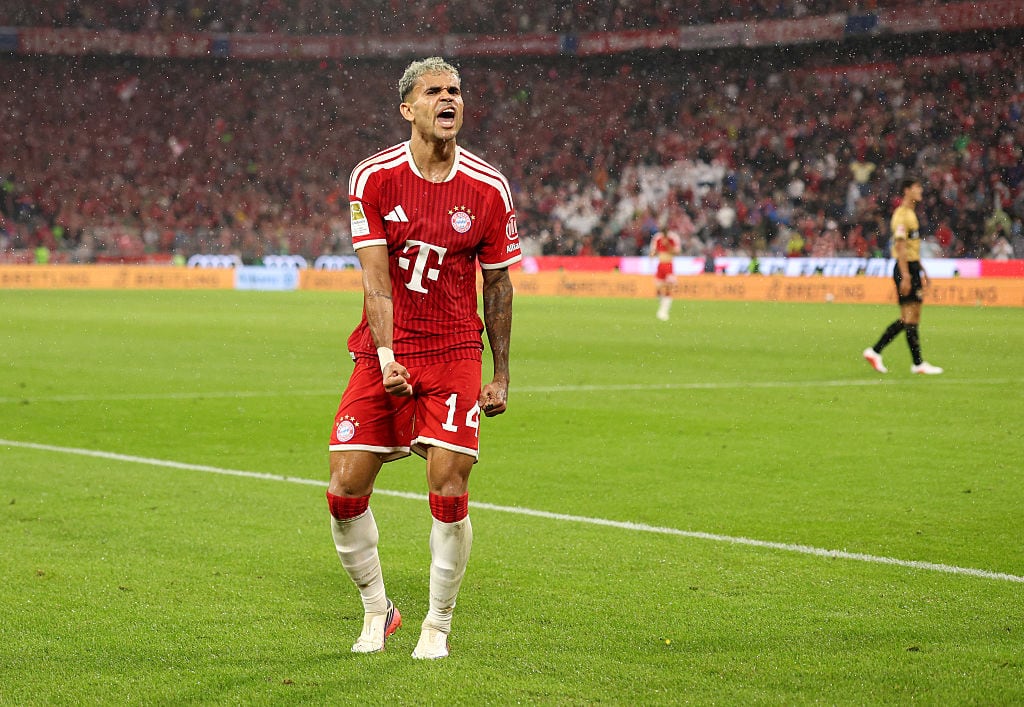 Luis Díaz festeja un gol con el Bayern Múnich. (Photo by Adam Pretty/Getty Images)