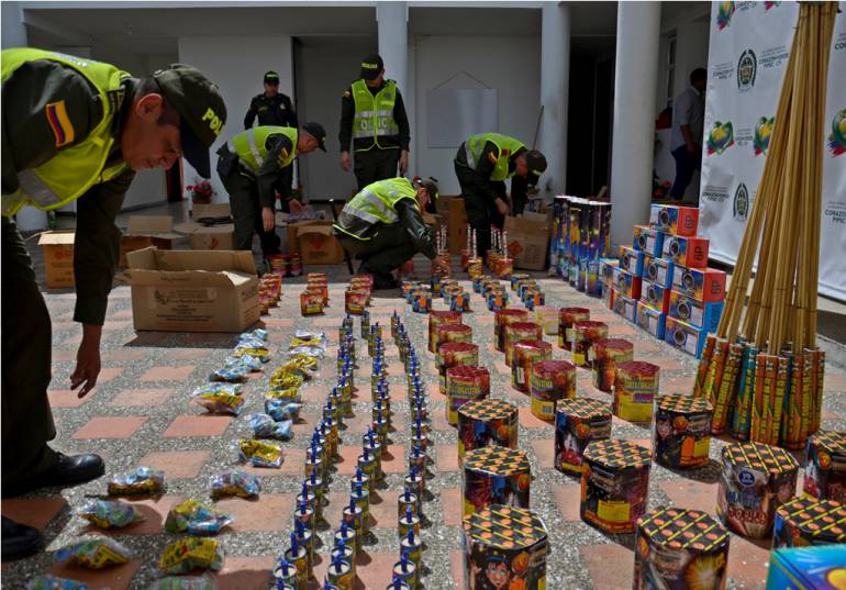 Los 987 kilos de pólvora incautados por las autoridades en Antioquia. 