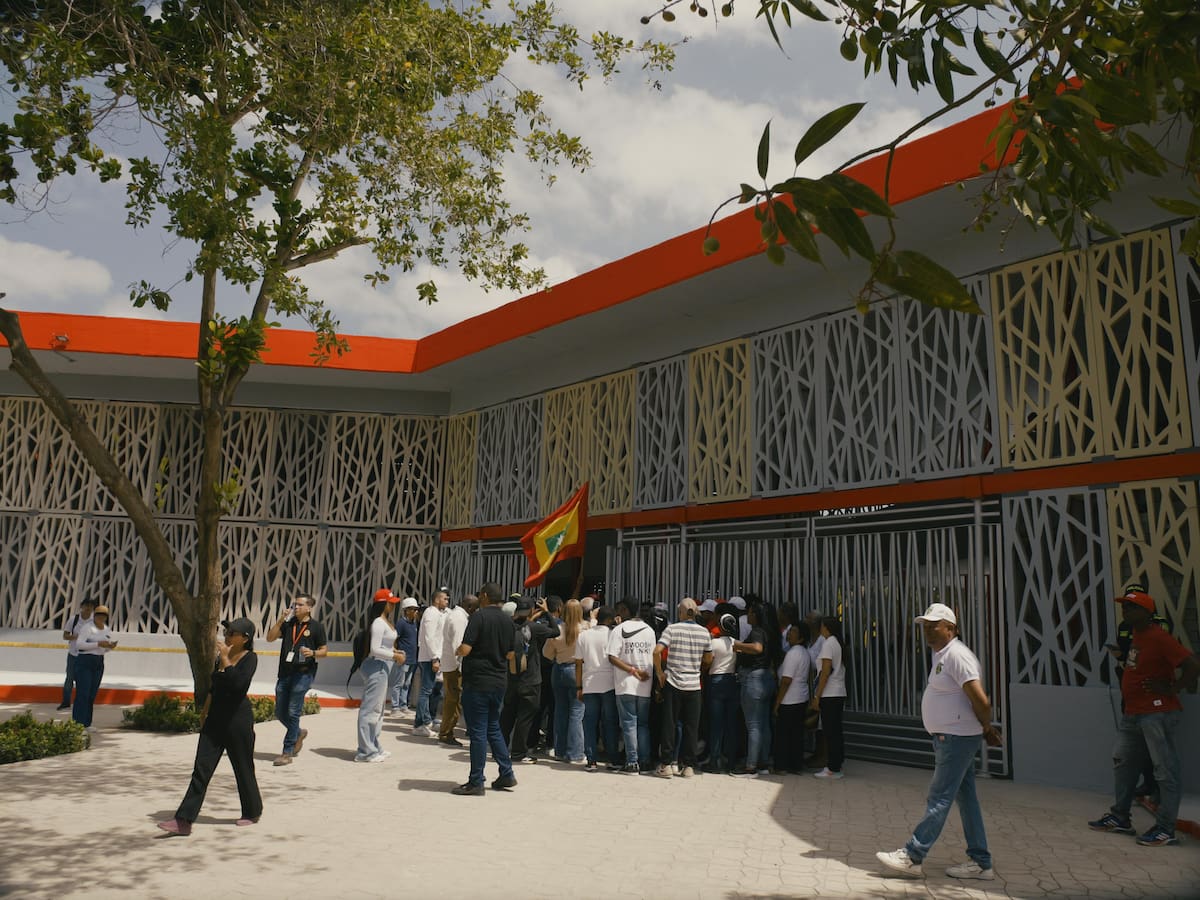 Alcalde Dumek Turbay Paz fija fecha de entrega de la Institución Educativa Jorge Artel