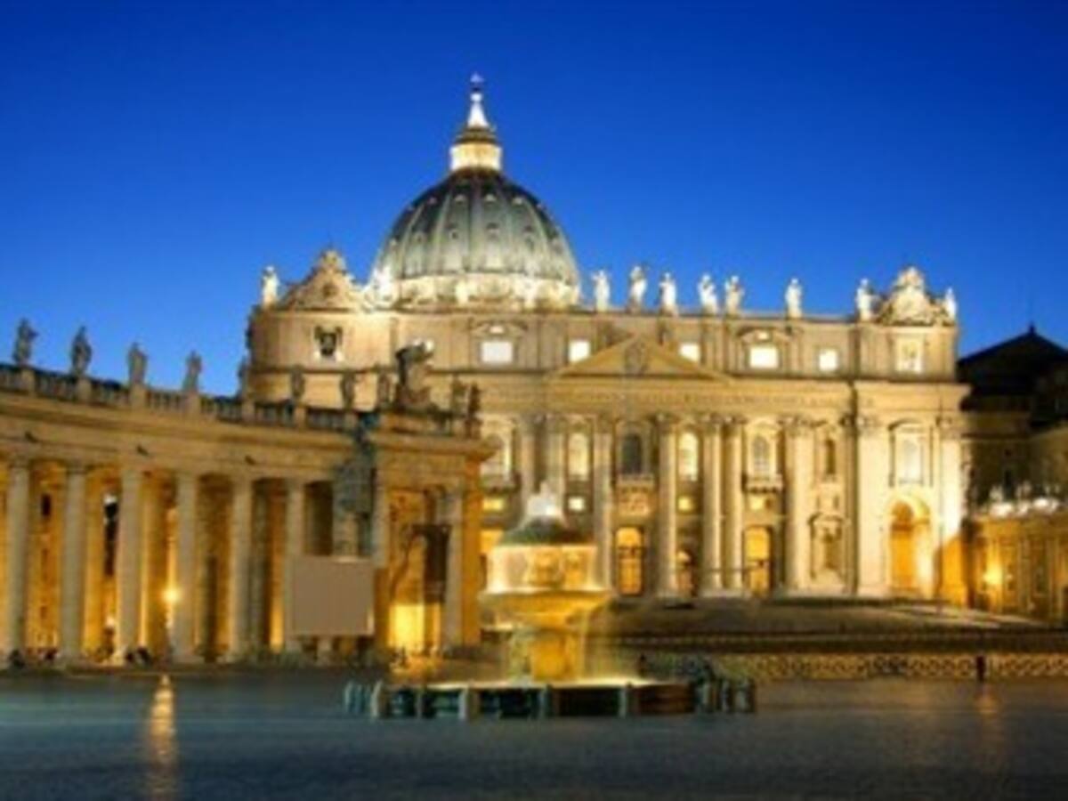 Escándalo en El Vaticano por detención de un monseñor acusado de corrupción