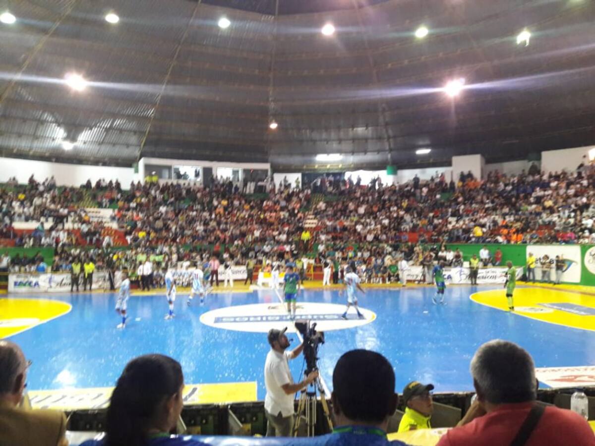 Fiesta Total en el coliseo del sur de Calarcá