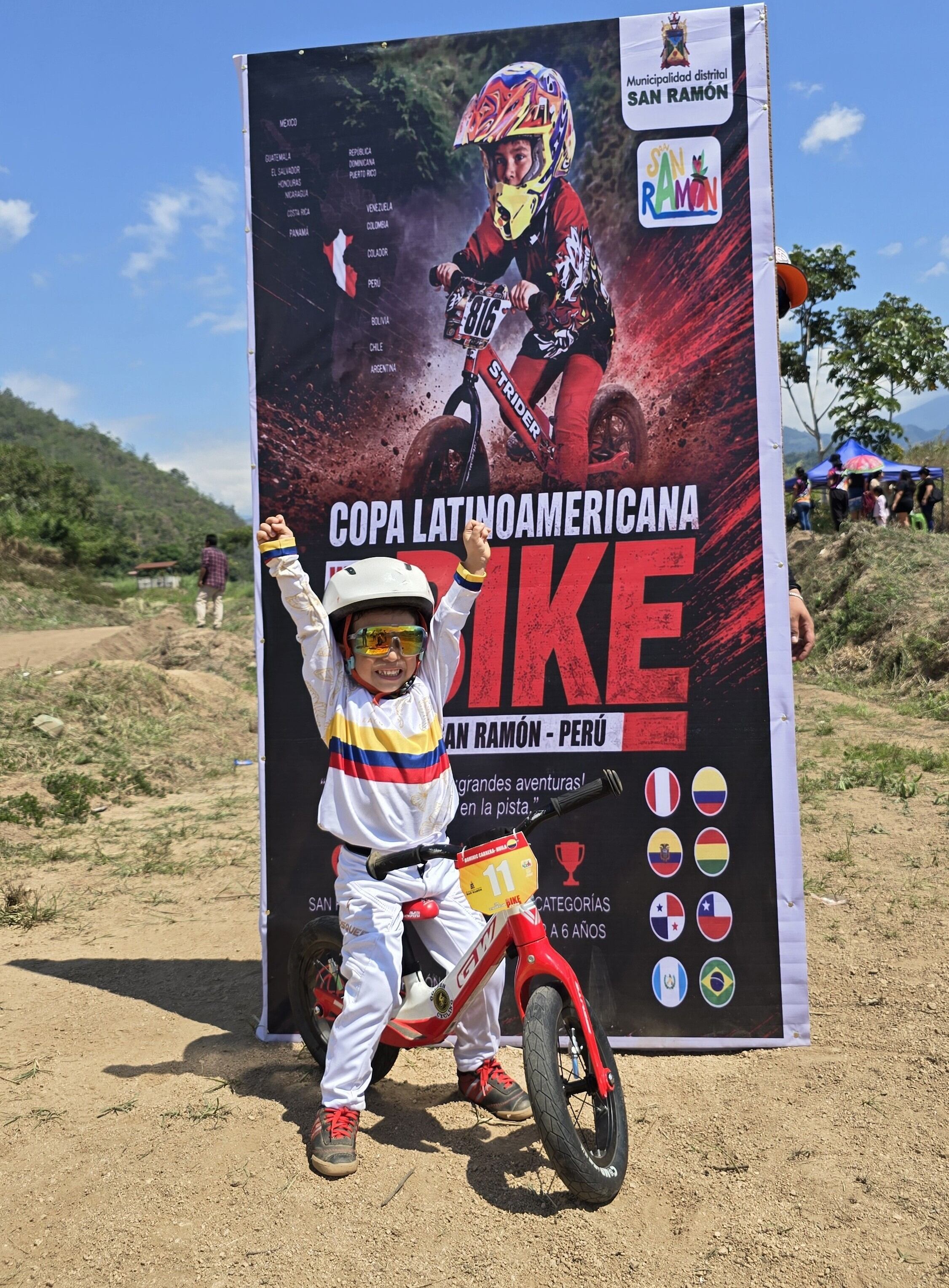 Dominic “El Rayo Mosquera” celebró en Perú el título de campeón de la 1.ª Copa Latinoamericana de BMX. Foto Redes Sociales