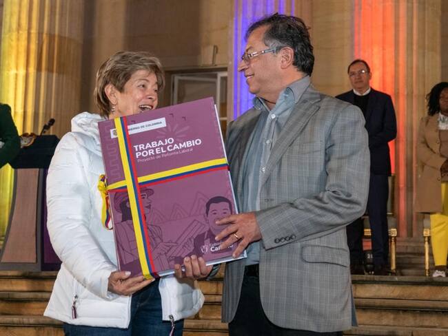 Ministra del Trabajo, Gloria Inés Ramírez y presidente de la República Gustavo Petro. Foto: Presidencia de la República.