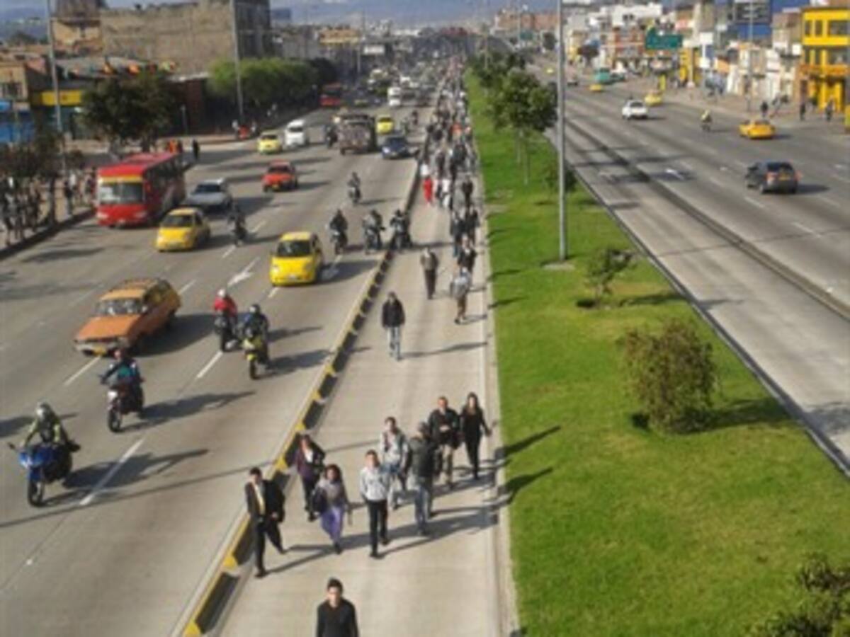 Nuevas protestas de usuarios de Transmilenio en Bogotá