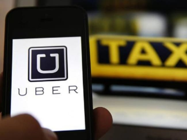 Peñalosa anuncia drásticas sanciones para taxistas que agredan a conductores de Uber
