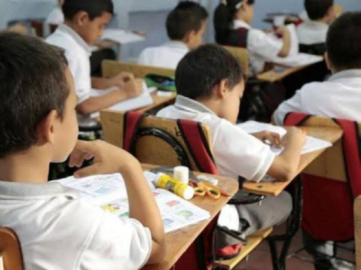 Autoridades educativas reclaman celeridad en matriculas