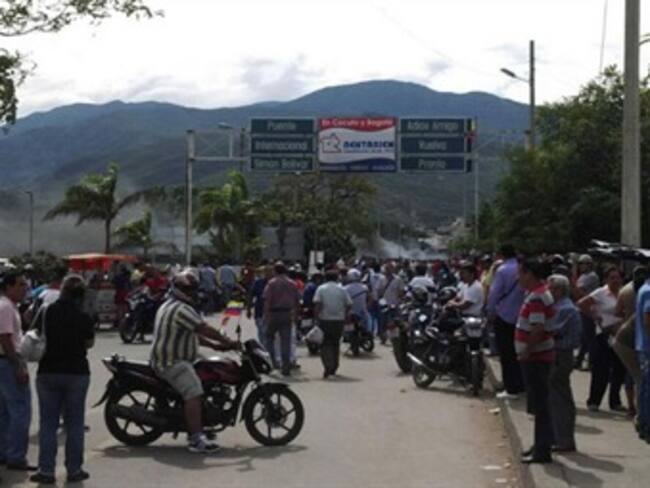 Protestas generan bloqueo en los pasos fronterizos hacia Venezuela