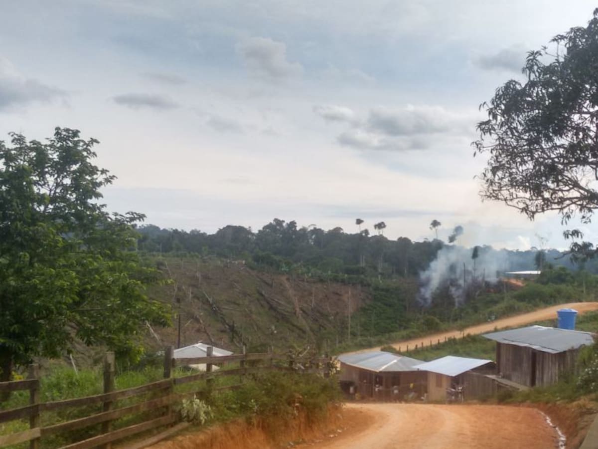 Un líder social y su familia fueron desplazados por amenazas en Antioquia