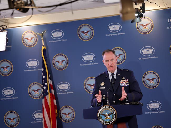 Secretario de prensa del Departamento de Defensa de EE. UU., el general Patrick S. Ryder, en una conferencia de prensa en el Pentágono el 13 de abril de 2023 en Arlington, Virginia. Foto de Kevin Dietsch/Getty Images.