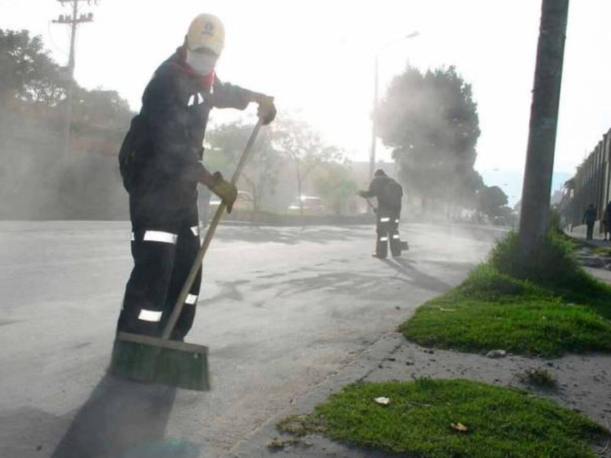 Operadores de aseo confirman contratación a trabajadores de Aguas de Bogotá