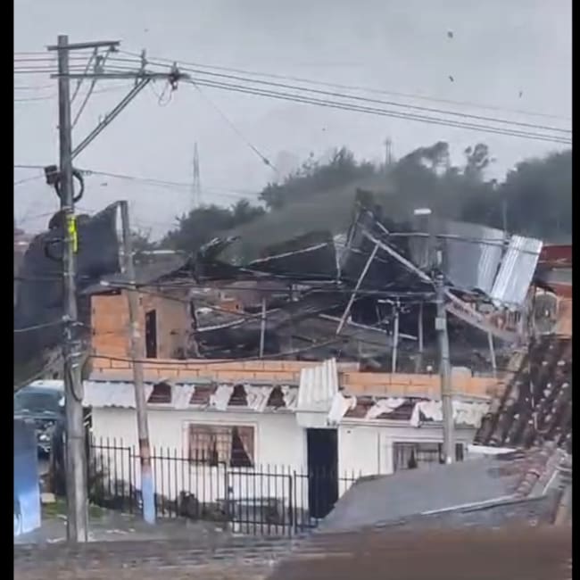 Vendaval en Yarumal deja 35 casas detechadas- foto cortesía