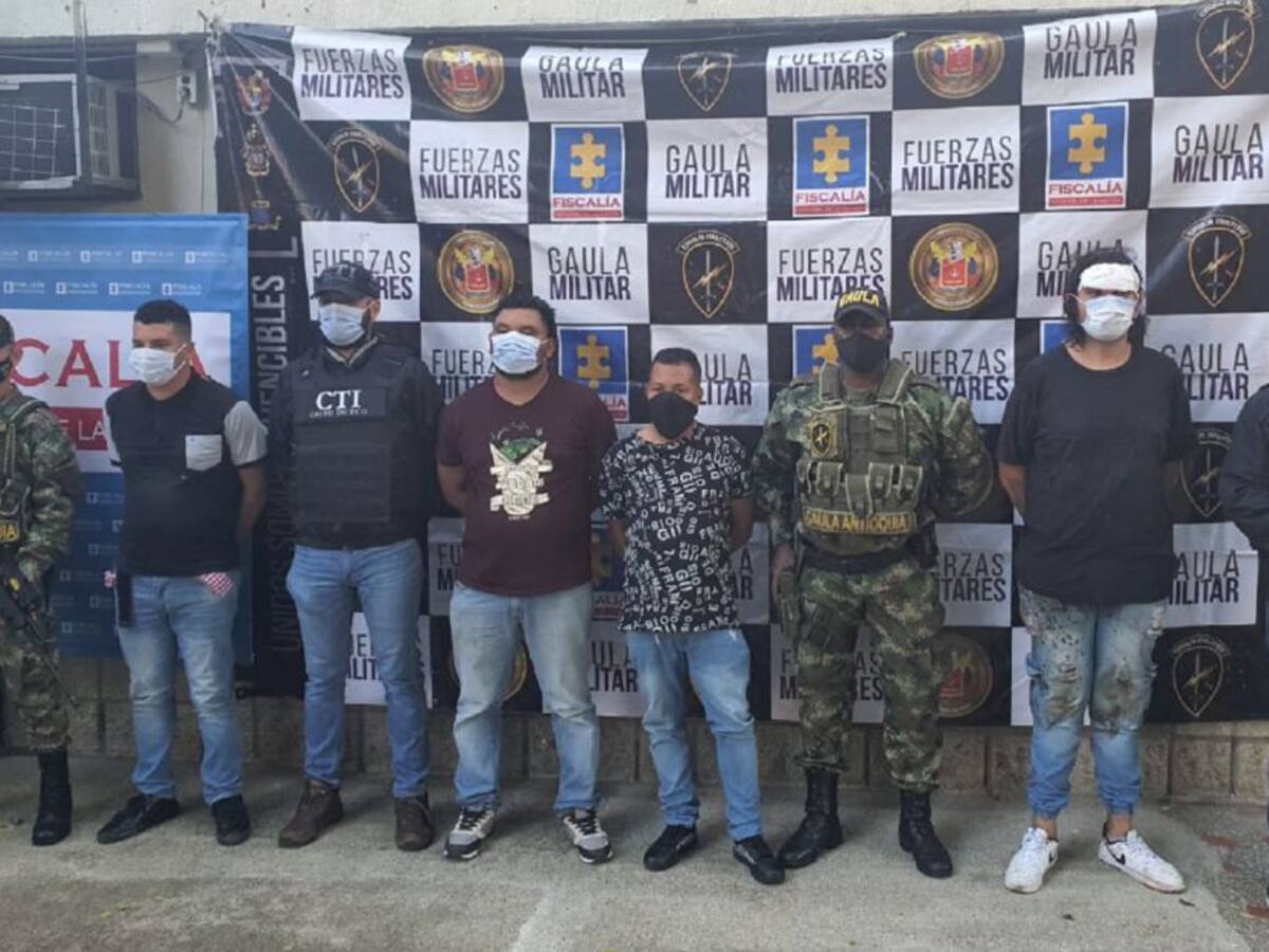 Judicializan cuatro falsos policías que extorsionaban a un comerciante