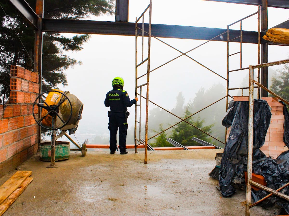 Por no contar con licencia ambiental, 35 construcciones son investigadas en Altavista, Medellín