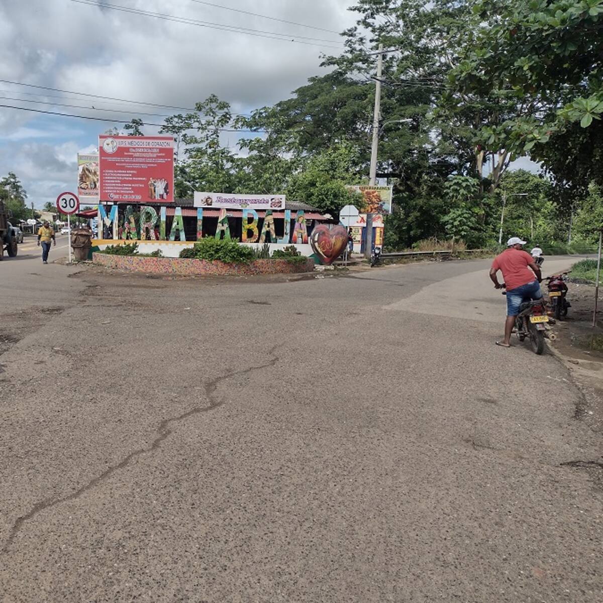 Hombre degolló a su mujer y luego intentó quitarse la vida con un veneno en Bolívar