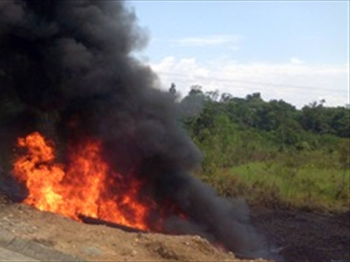 Restringido el bombeo por atentados a los oleoductos de Putumayo