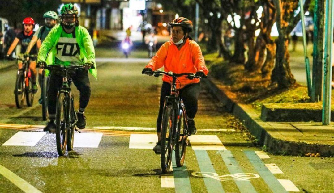 Ciclovía nocturna