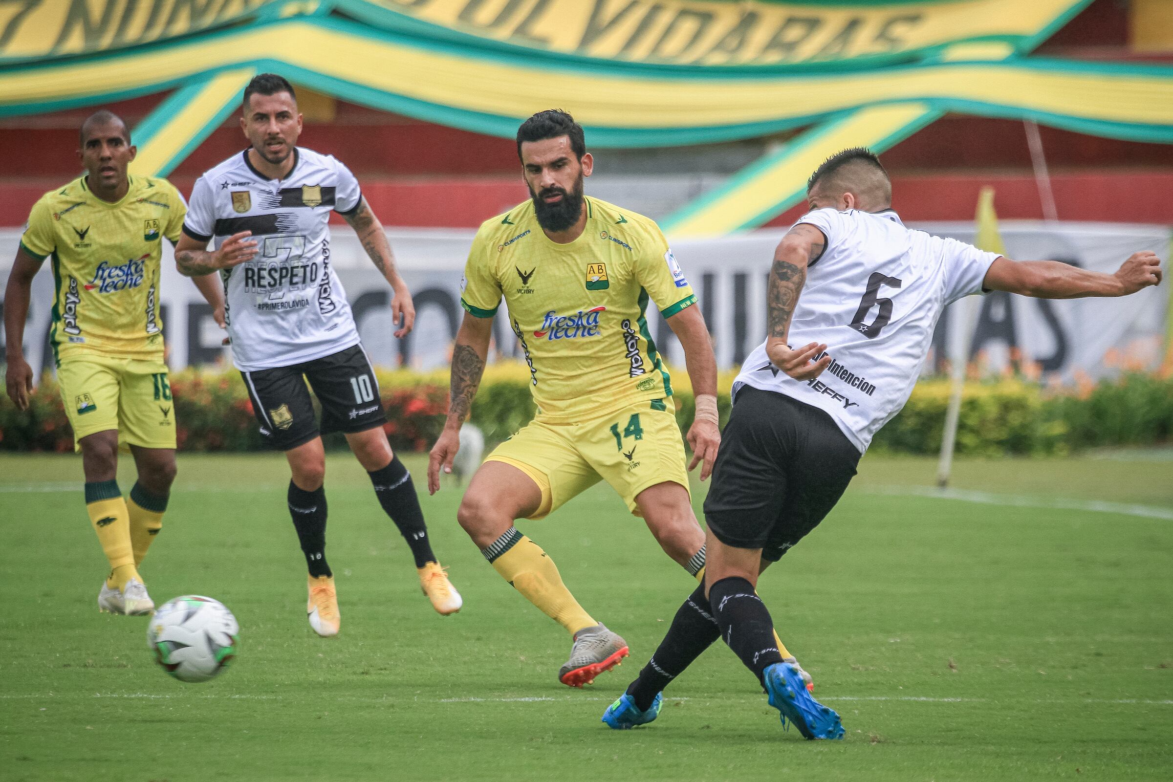 Atlético Bucaramanga recibe a las Águilas Doradas en el estadio Alfonso López.