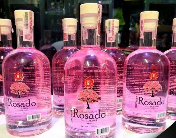 Aguardiente Rosado del Tolima. Foto: X @vanedelatorre