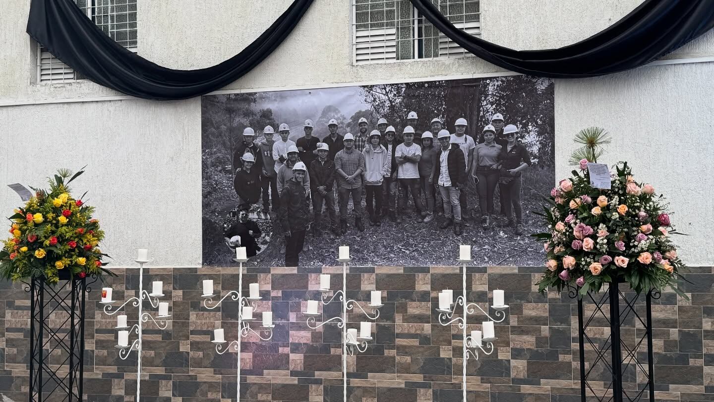 Velatón en memoria de las víctimas del accidente de tránsito. Foto: Cortesía Universidad Alexander Von Humboldt