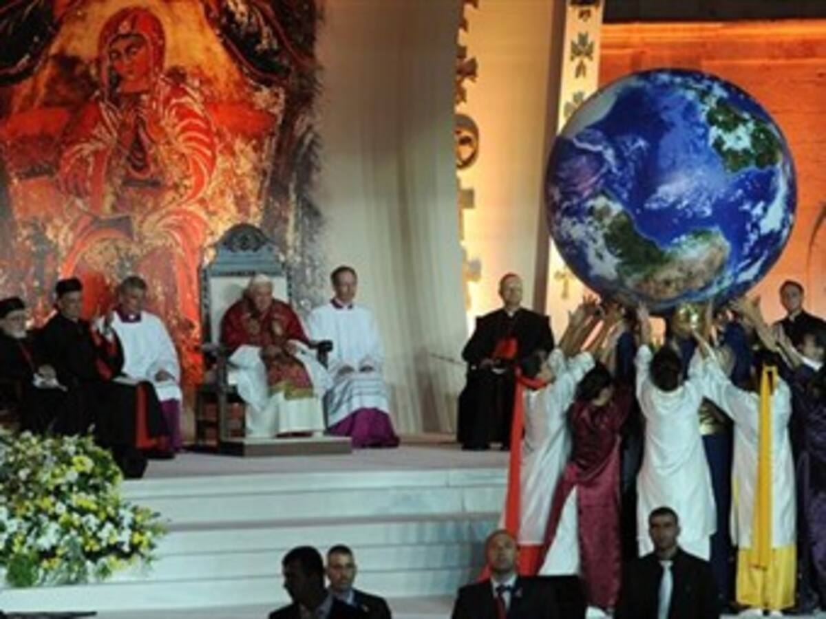 Benedicto XVI desde el Líbano exhortó a encontrar la paz en medio oriente