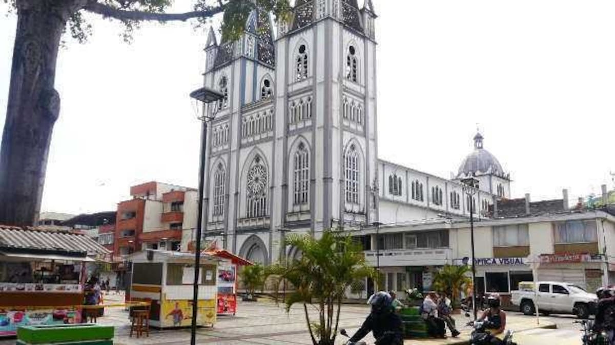 Con firmatón ciudadanos en Chinchiná, Caldas buscan frenar la actualización catastral