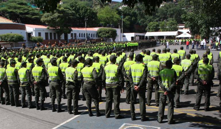 Las autoridades piden respeto para los uniformados en medio del cumplimiento de su función.