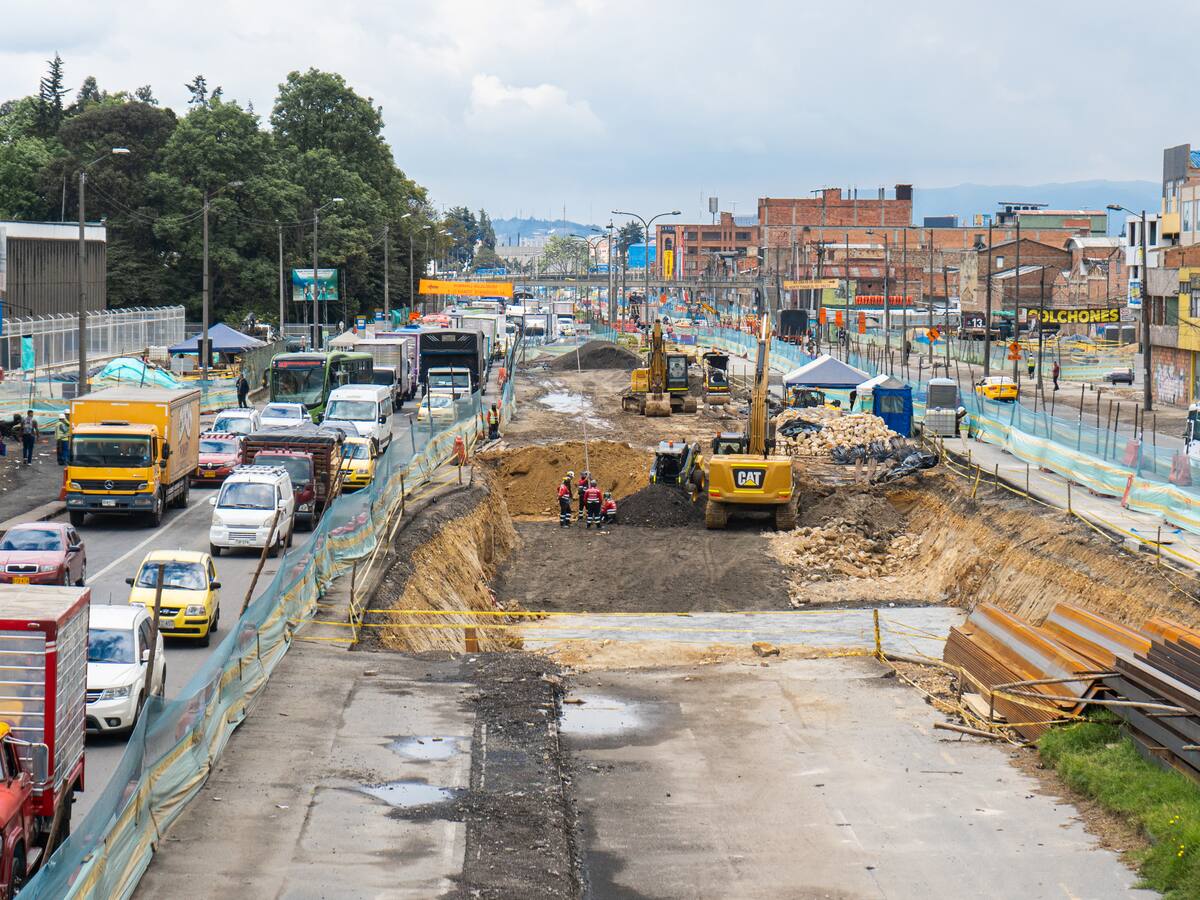 Hay atrasos cercanos al 50% en algunos tramos de las obras de la av. 68 en Bogotá