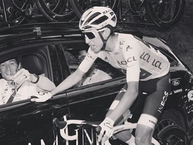 Nicolas Portal (izq.) junto a Egan Bernal cuando se coronó campeón del Tour de Francia 2019.
