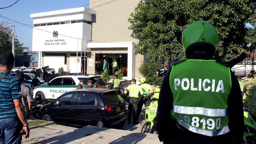 Cuatro policías muertos y 42 heridos tras atentado en Barranquilla. Foto: Agencia EFE
