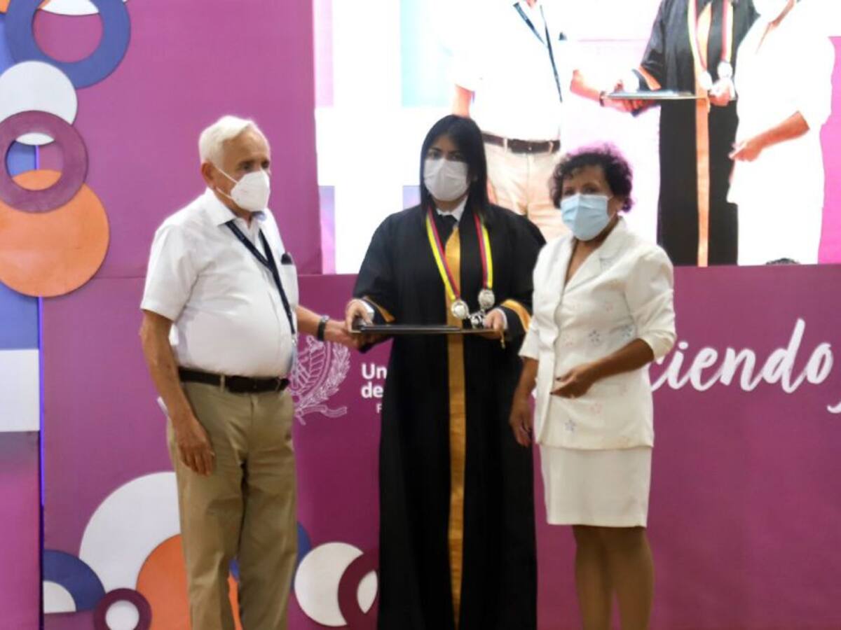 Grupo Puerto de Cartagena condecorado por la UdeC