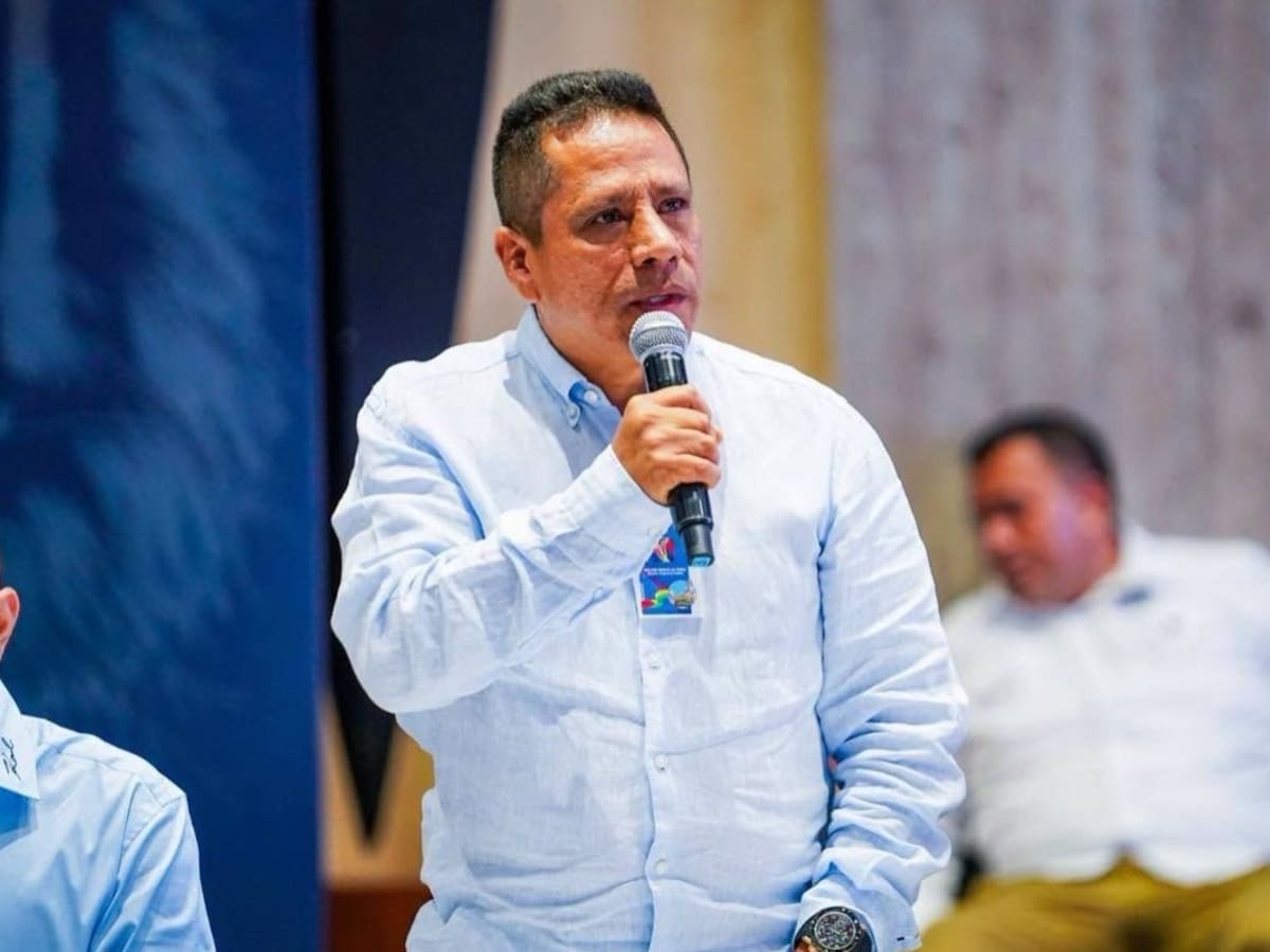 “Exalcaldes y dirigentes ejercen minería ilegal para financiar campañas”: alcalde de Chaparral