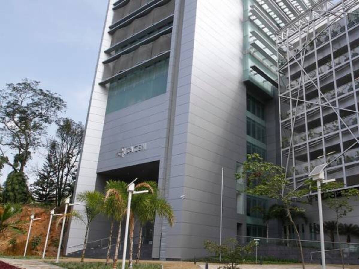 Colbún se retira de la puja por Isagen