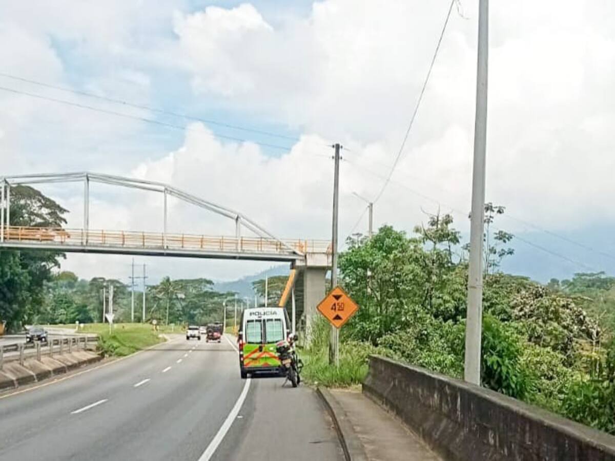 Un hombre murió al ser lanzado desde un puente en Ibagué