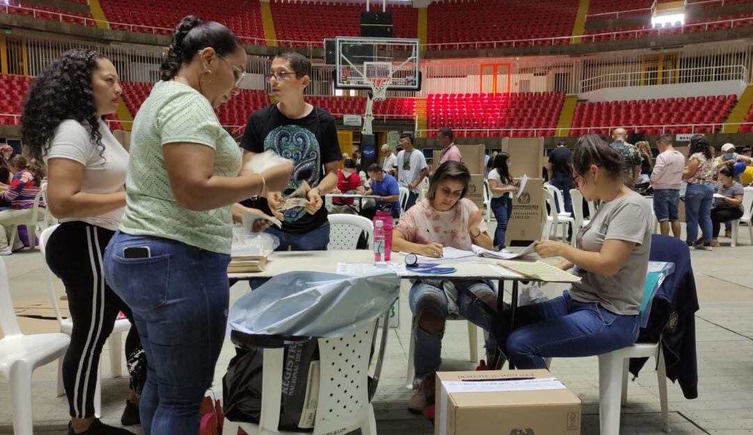 Cierre de votaciones en el Coliseo del Pueblo