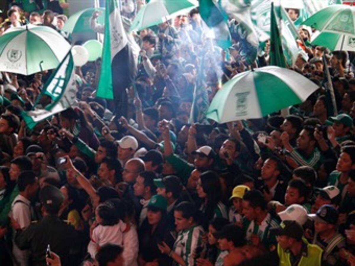 Hinchas de Nacional viven la final a larga distancia