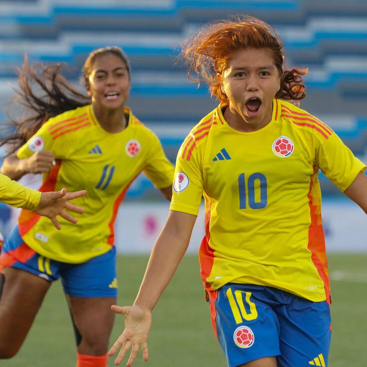 AME785. GUAYAQUIL (ECUADOR), 26/04/2024.- Gabriela Rodriguez de Colombia celebra un gol este viernes, en un partido por el Sudamericano Femenino sub-20 entre Colombia y Venezuela en el estadio DRV PNK, en Guayaquil (Ecuador). EFE/Jonathan Miranda