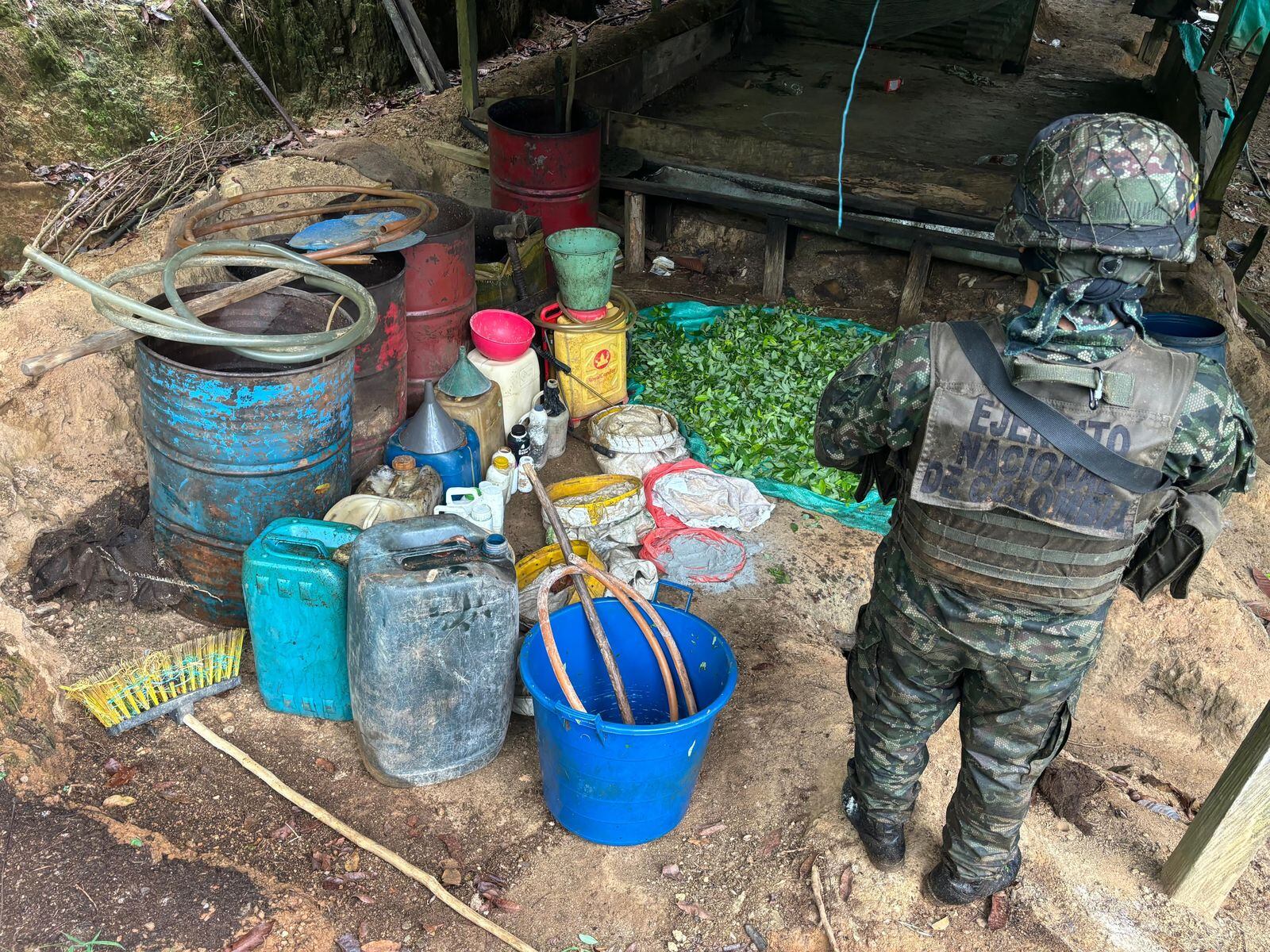 Laboratorio de coca en Valdivia, Antioquia. Foto: Brigada 11.