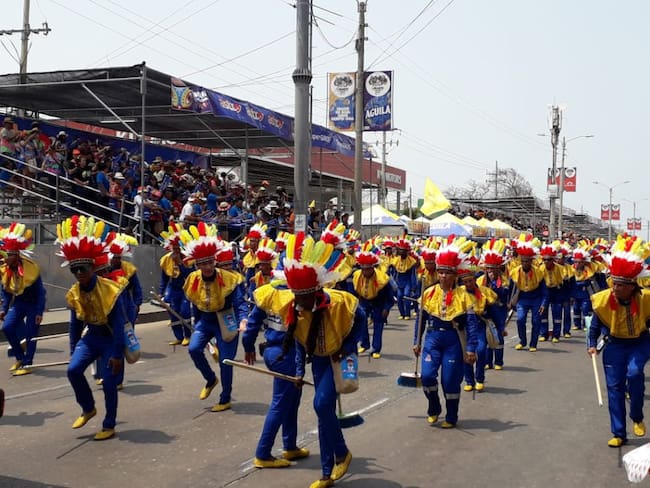 Más de 120 escobitas, trabajadores de Triple A, también hicieron parte de la Batalla de Flores