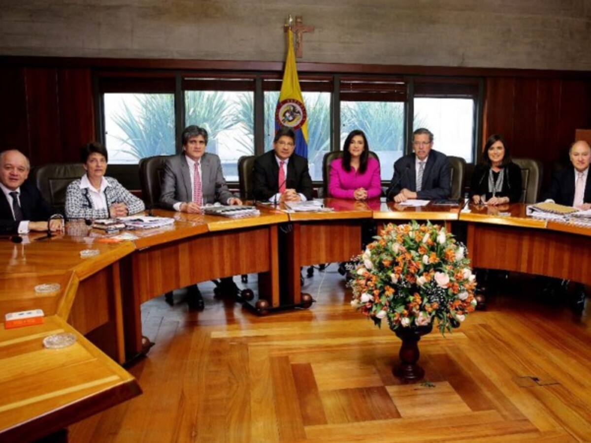 Regaño de Corte a óptica por dejar a un hombre con ojos de diferente color