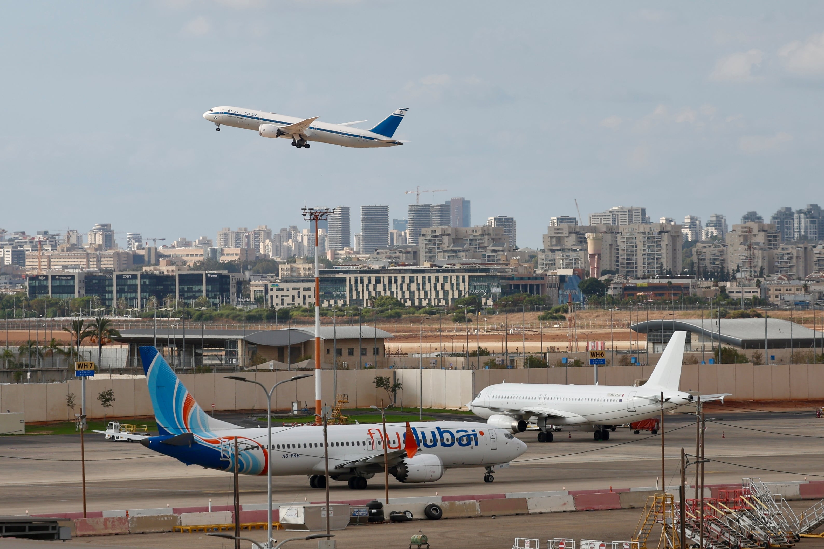 Netanyahu dice que Arabia Saudita arrestó e interrogó al copiloto de flydubai