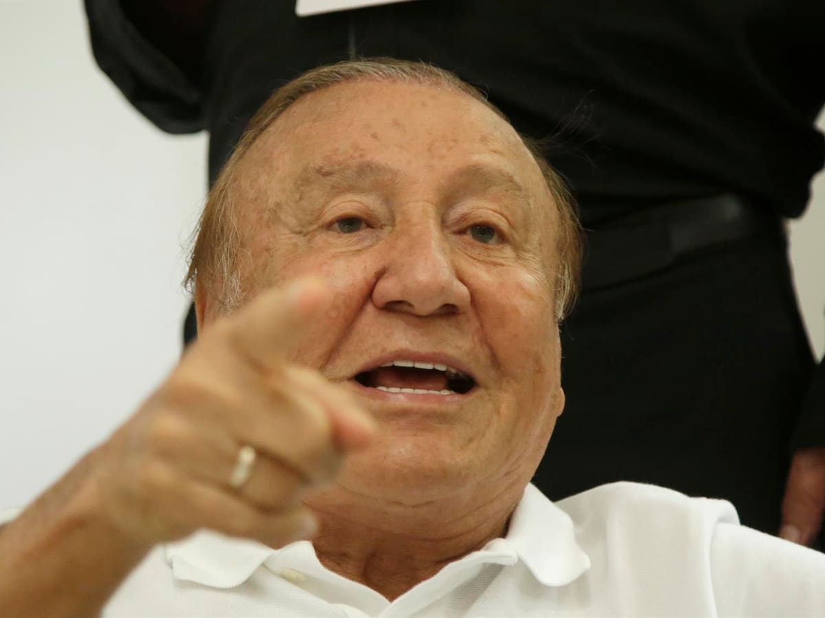 Las imágenes desconocidas de la exótica fiesta de Rodolfo Hernández en un yate