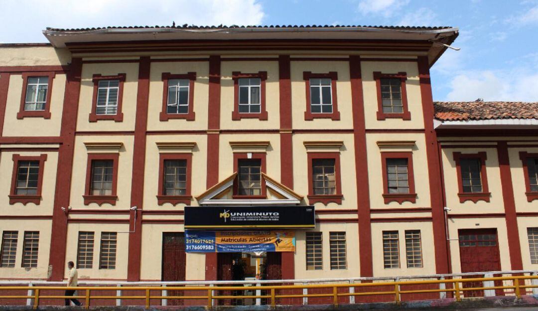 Uniminuto en Ibagué sede sobre la carrera quinta